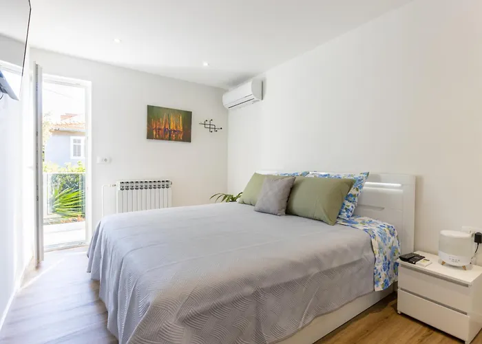 Persea - Villa Supetar